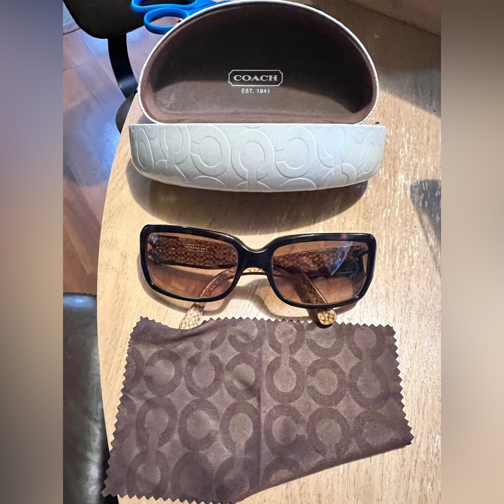 Coach sunglasses with white coach case and wipe cloth. No prescription